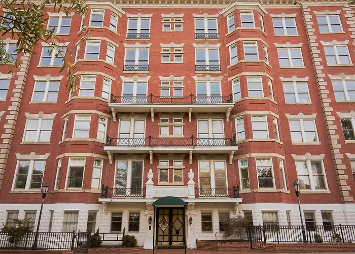 Shenandoah Mansions, An Ash Hotel