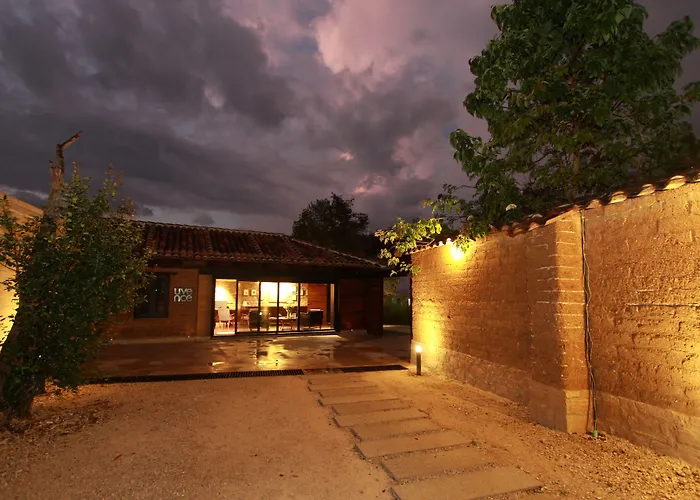 Uvence Garden Hotel