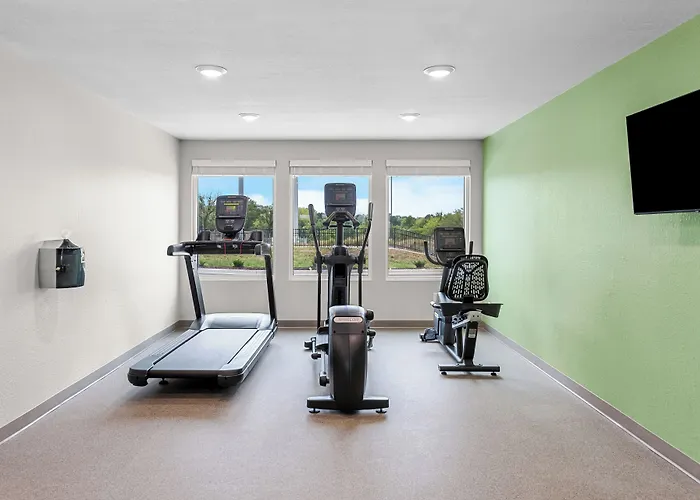 Woodspring Suites Airport