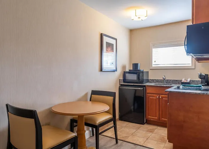 Port Inn And Suites Portsmouth, An Ascend Collection Hotel