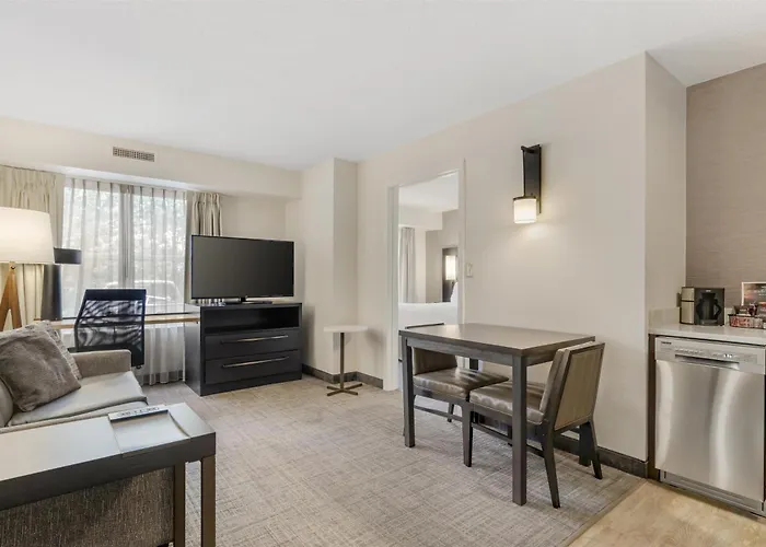 Sonesta Es Suites Fairfax Fair Lakes