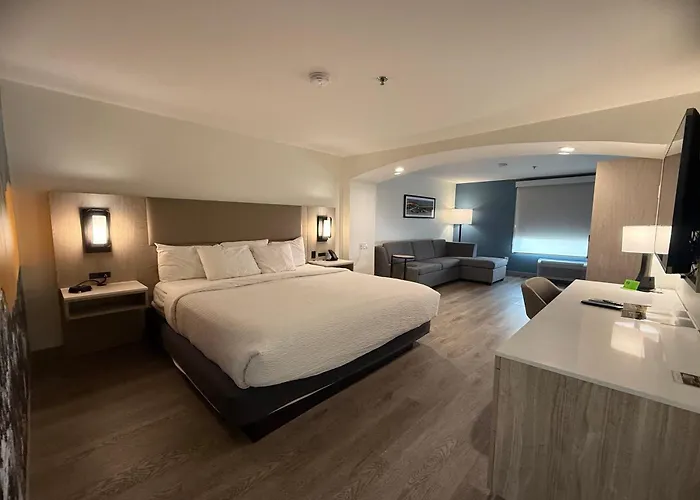 La Quinta Inn & Suites By Wyndham Albuquerque Midtown