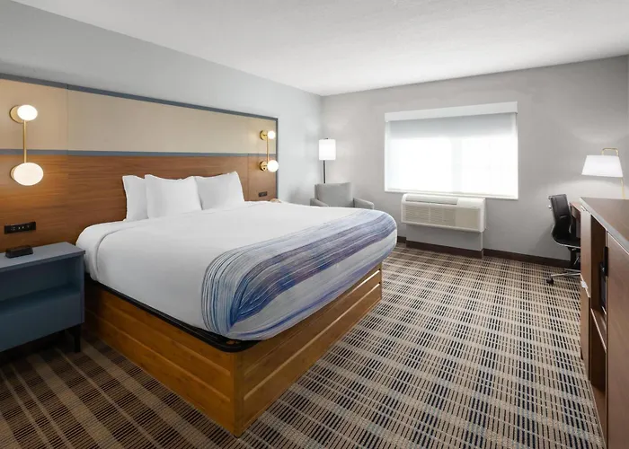Saugatuck Dog Friendly Hotels