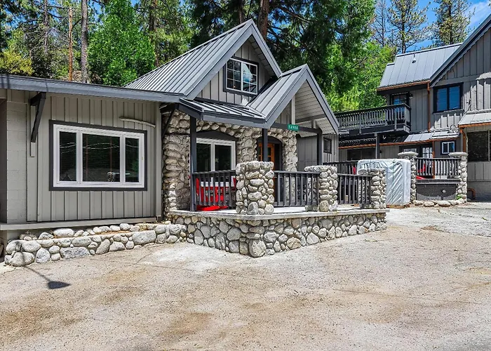 The Grand Idyllwild Lodge