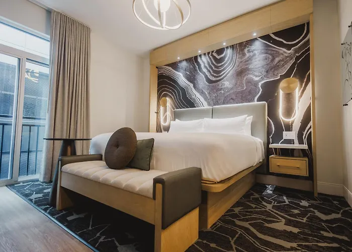 Posh On Kirkwood, A Boutique Hotel