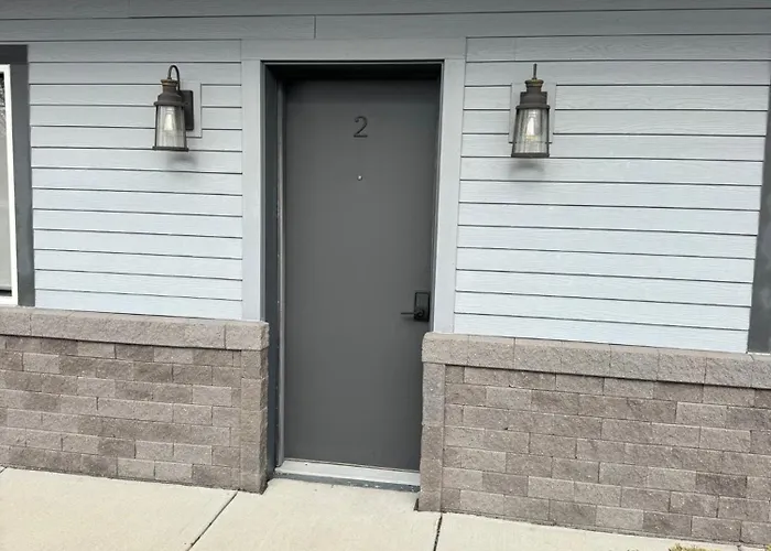 The Sandusky Melrose - Next To The Cedar Point Sports Center And Sports Force! Recently Renovated!