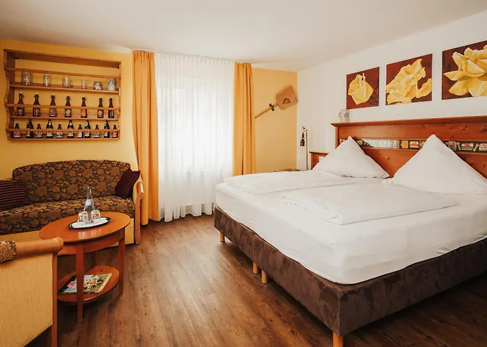 Land-gut-Hotel Landgasthof zur Rose