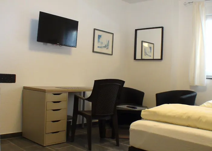 Hotel Am Kamin - Modern Appartements - Free Wifi - Parking Duisburg