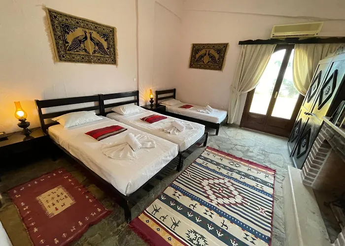 Arolithos Traditional Village Hotel Tílisos