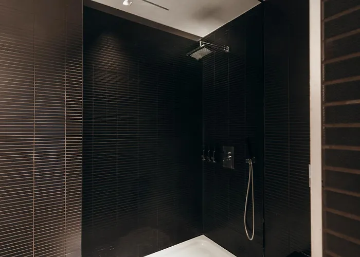 Carbon Hotel