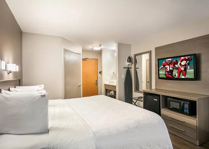 Red Roof Inn Plus+ Boston - Logan