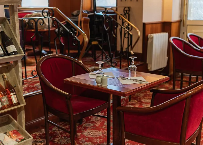 BRIT HOTEL Le Lion D'Or