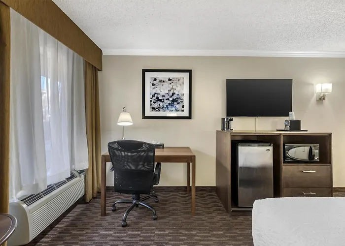 Best Western Airport Albuquerque InnSuites Hotel&Suites