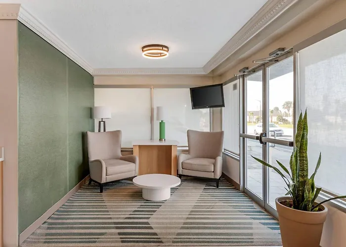 Comfort Inn & Suites Ormond Beach Oceanfront