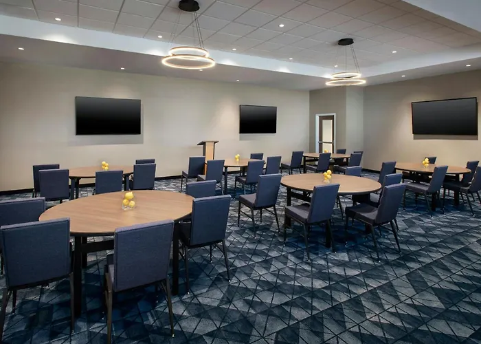 Courtyard By Marriott New Haven Wallingford