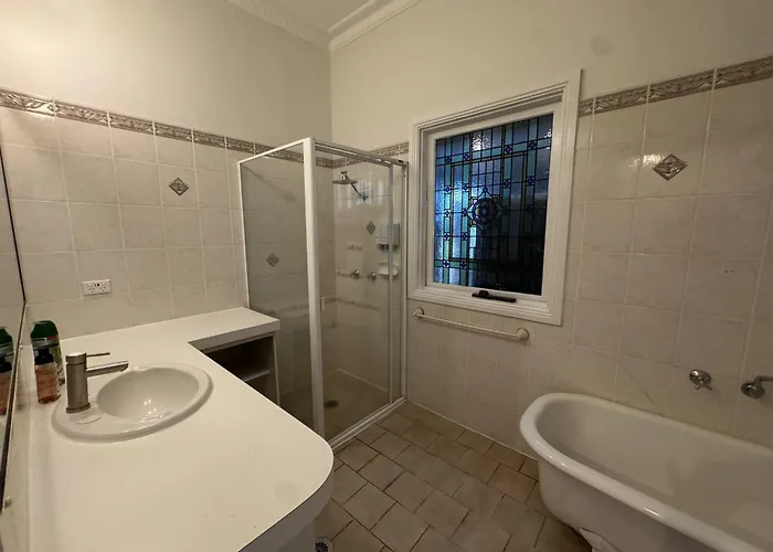 Lincoln Cottage Motor Inn