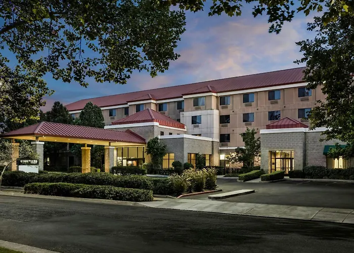 Courtyard By Marriott Sacramento Midtown