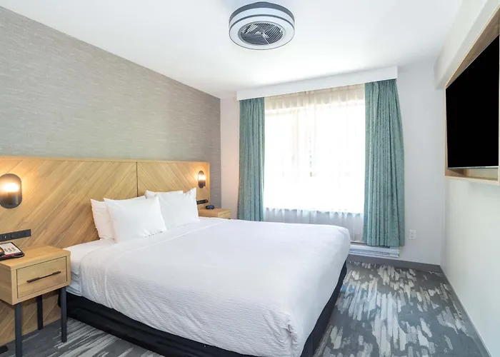 Sandman Signature Surrey-Guildford Suites