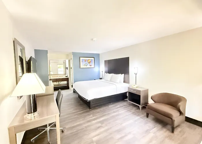Baymont By Wyndham Tallahassee