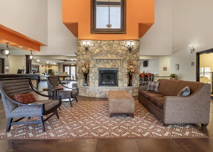 Best Western Plus Cimarron & Suites