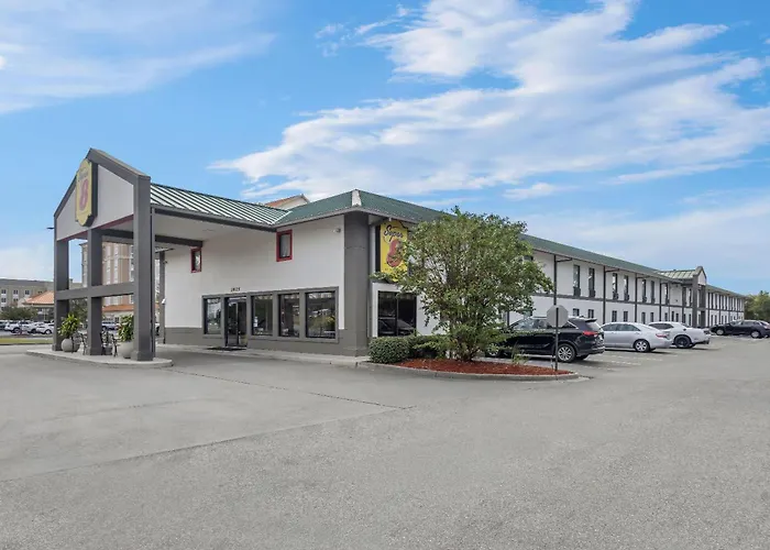 Super 8 By Wyndham Valdosta Ga I-75