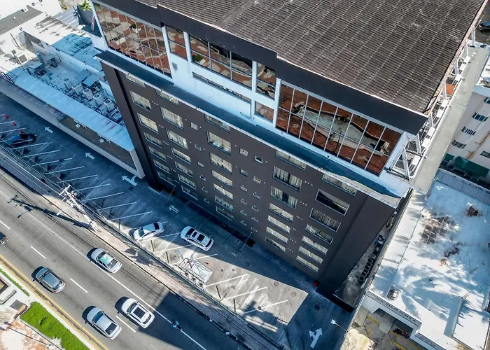 Weston Suites Hotel