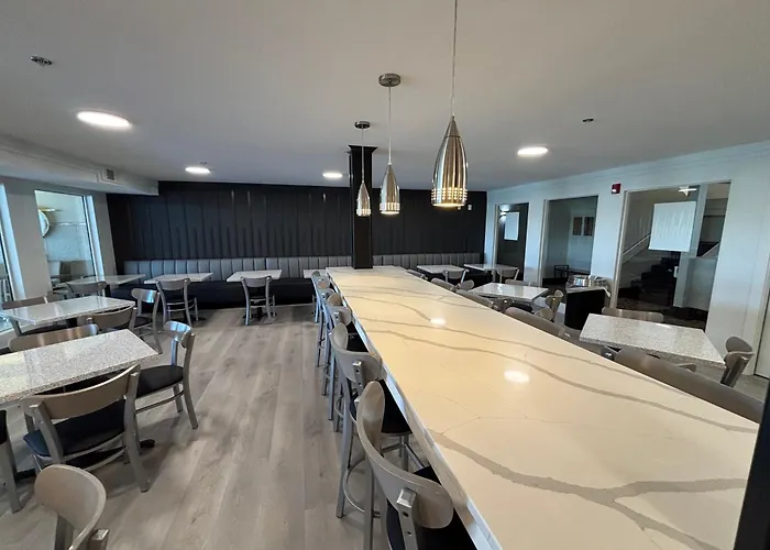 Ramada By Wyndham Springfield North