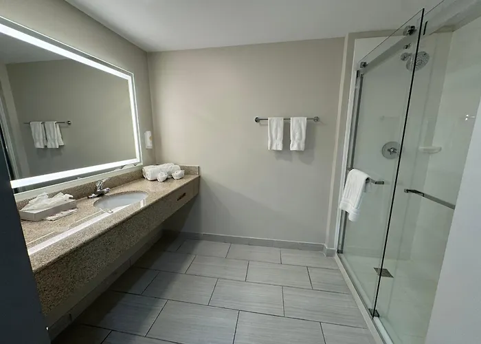 Comfort Inn & Suites Syracuse-Carrier Circle