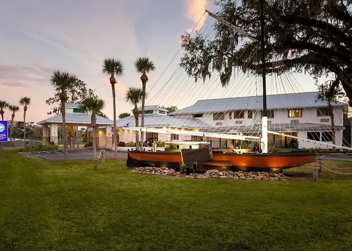 Paddletail Waterfront Lodge, Trademark Collection By Wyndham