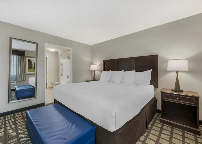 Best Western North Bryant Inn
