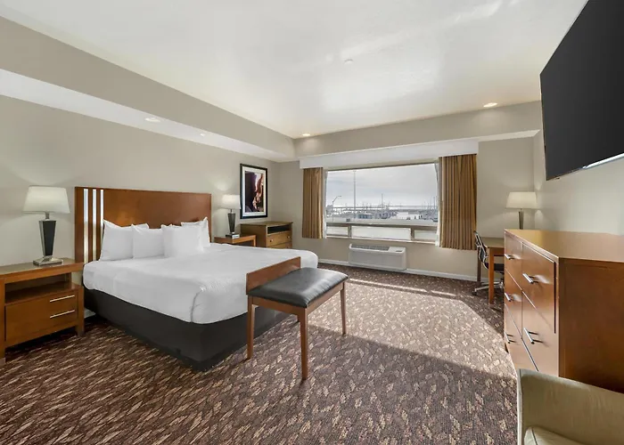 Best Western Plus Northwoods Inn
