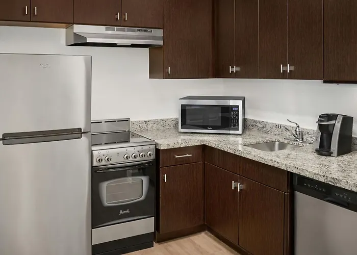 Towneplace Suites By Marriott Lawrence Downtown