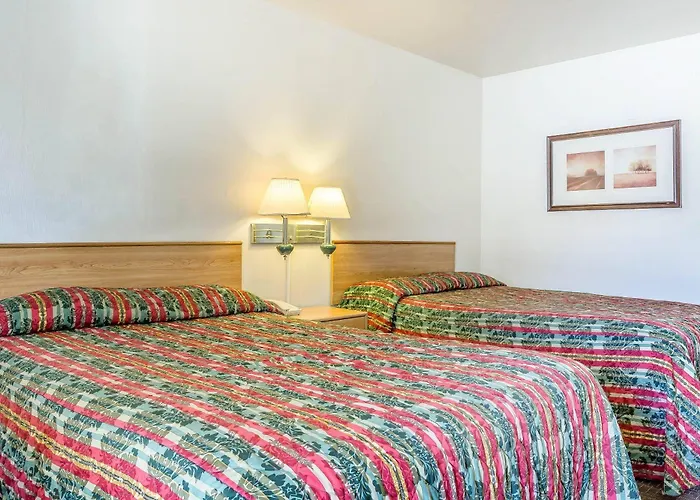 Rodeway Inn Magic Mountain Area