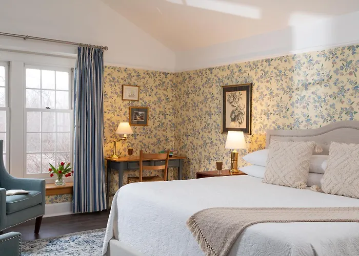 Chesterfield Inn