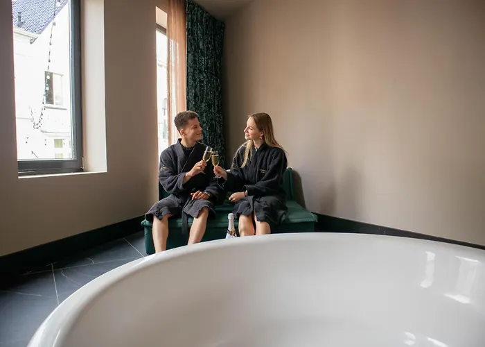 Manzo'S Suites
