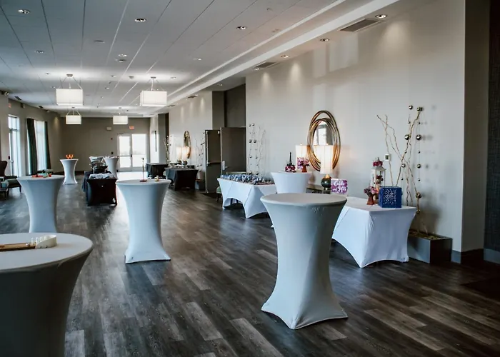Holiday Inn & Suites Peoria At Grand Prairie By Ihg
