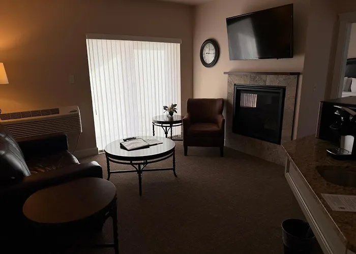 Resort At Eagle Point Golf Club Lodging