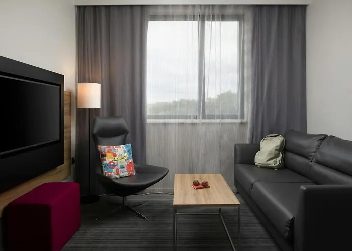 Moxy London Heathrow Airport