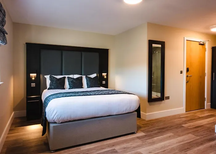 Crown Lodge Hotel