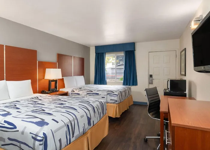 Travelodge By Wyndham Albuquerque West