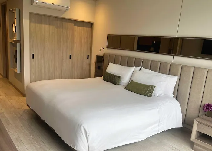 Hotel York Medellin, Curio Collection By Hilton