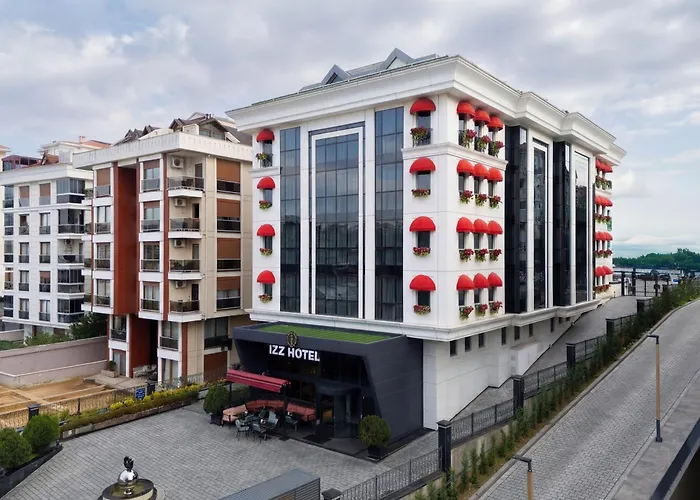 Izz Hotel Kosuyolu
