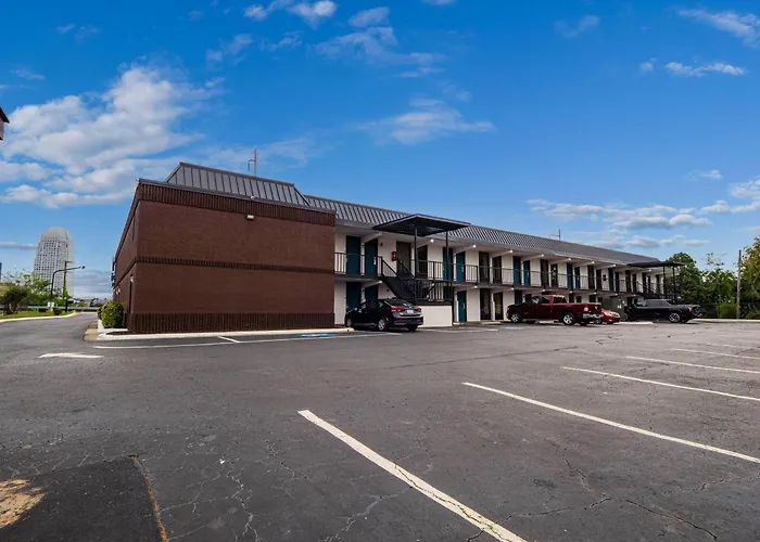Clarion Pointe Winston - Salem Downtown