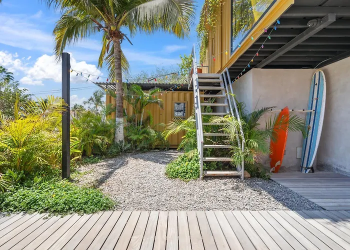 Alma Surf Lodge