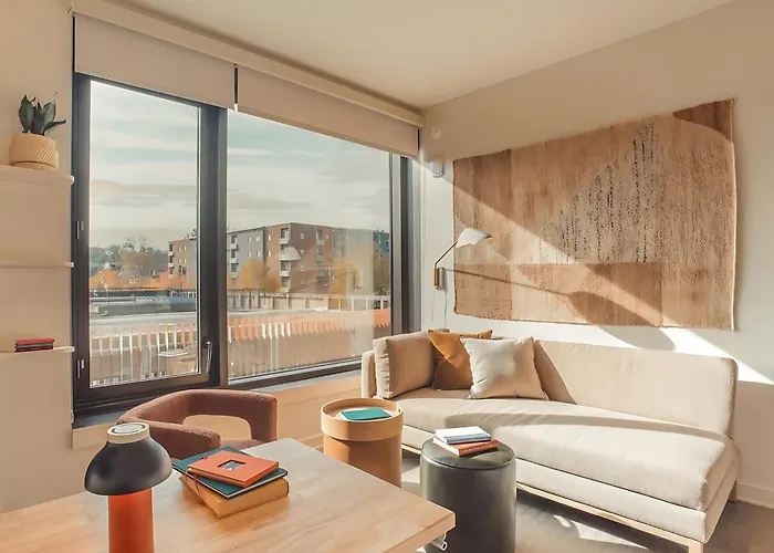 Scout Living Pcm - Placemakr Atlanta, Apartments By Hilton