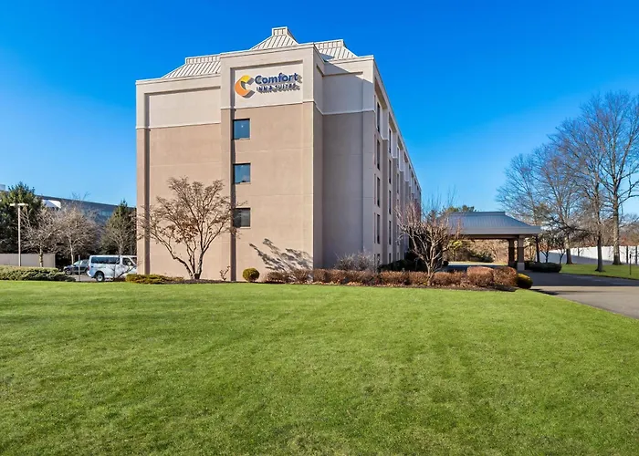 Comfort Inn & Suites Somerset - New Brunswick