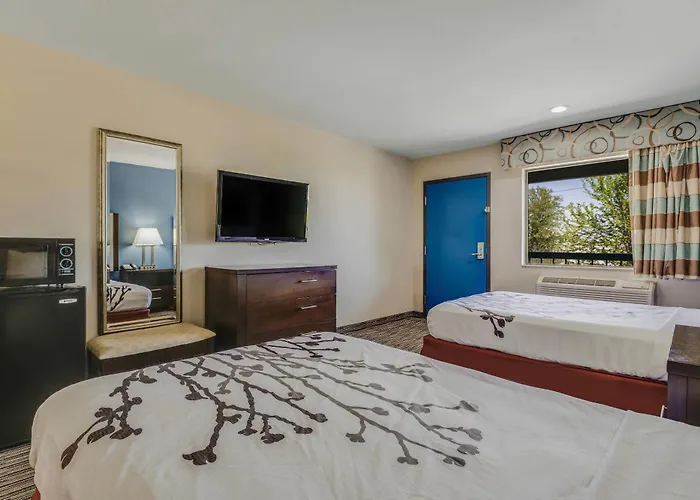 Econo Lodge Inn & Suites Enid South