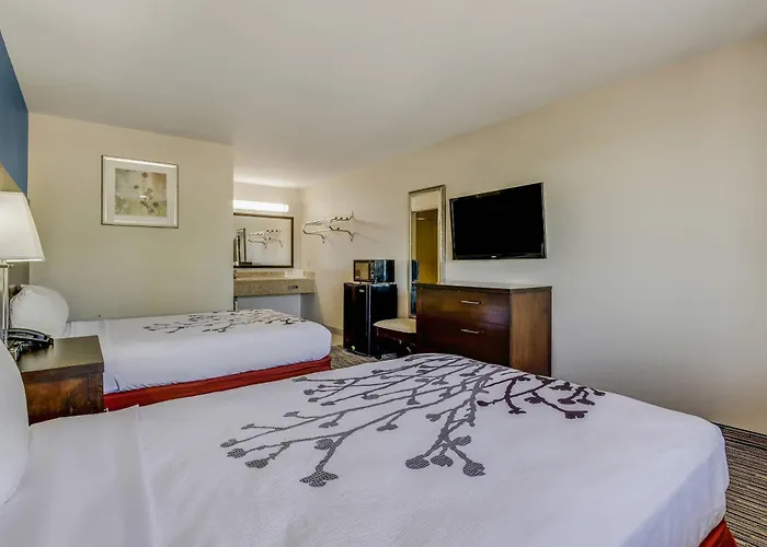 Econo Lodge Inn & Suites Enid South