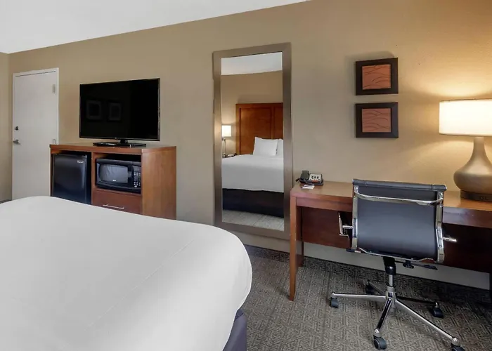 Comfort Inn & Suites Peachtree Corners - Norcross