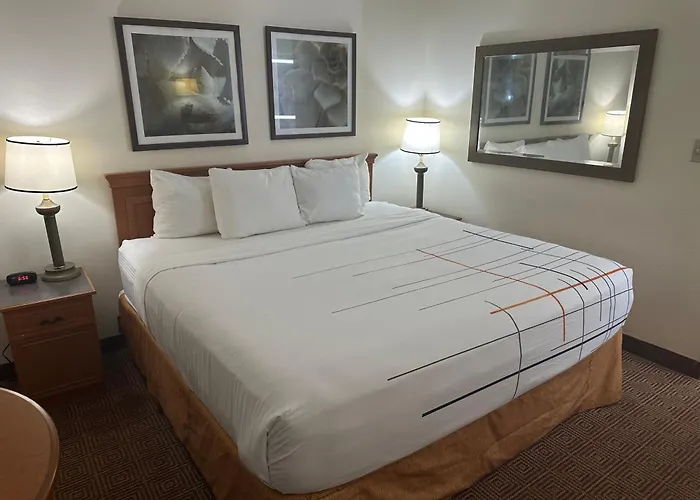 La Quinta Inn & Suites By Wyndham Sawgrass Sunrise